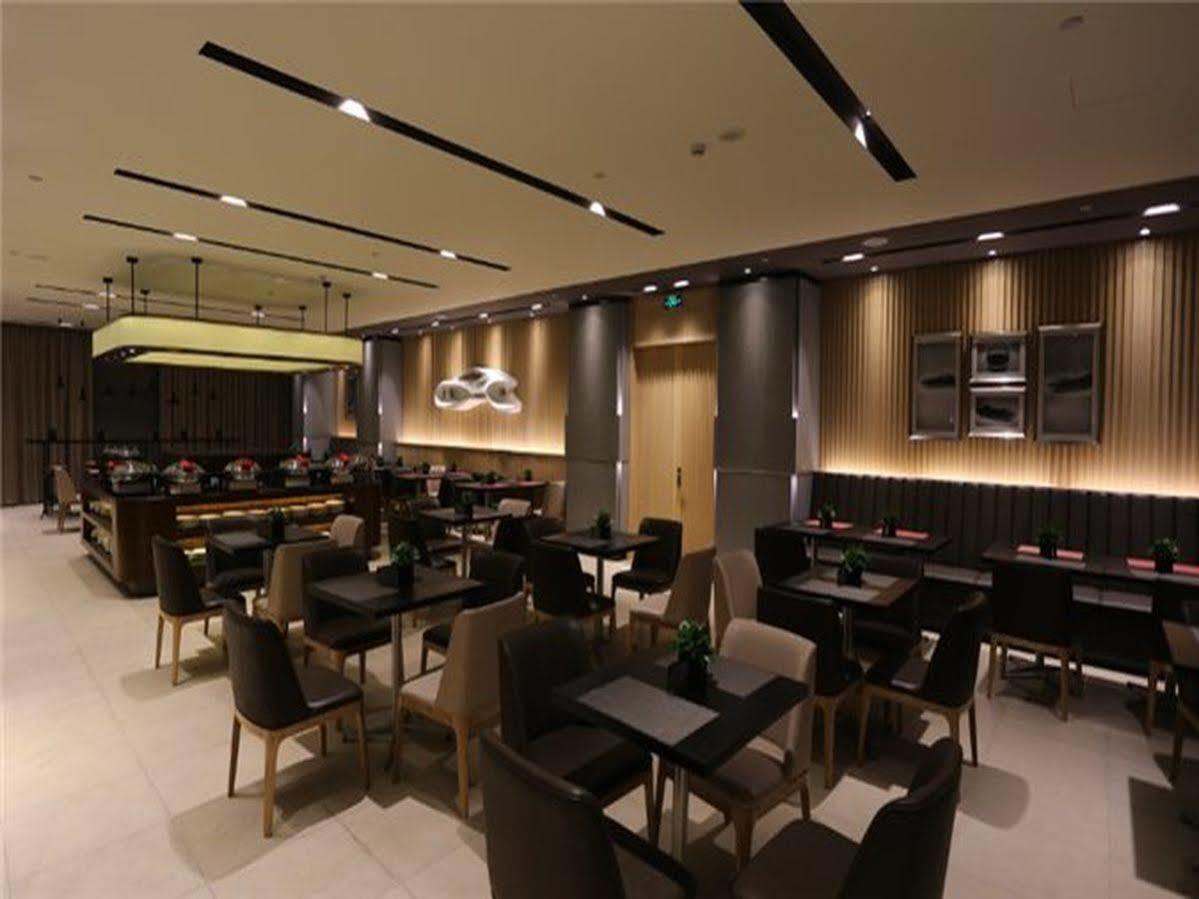 Starway Shanghai Anting Motor City Hotel Hotel 2*