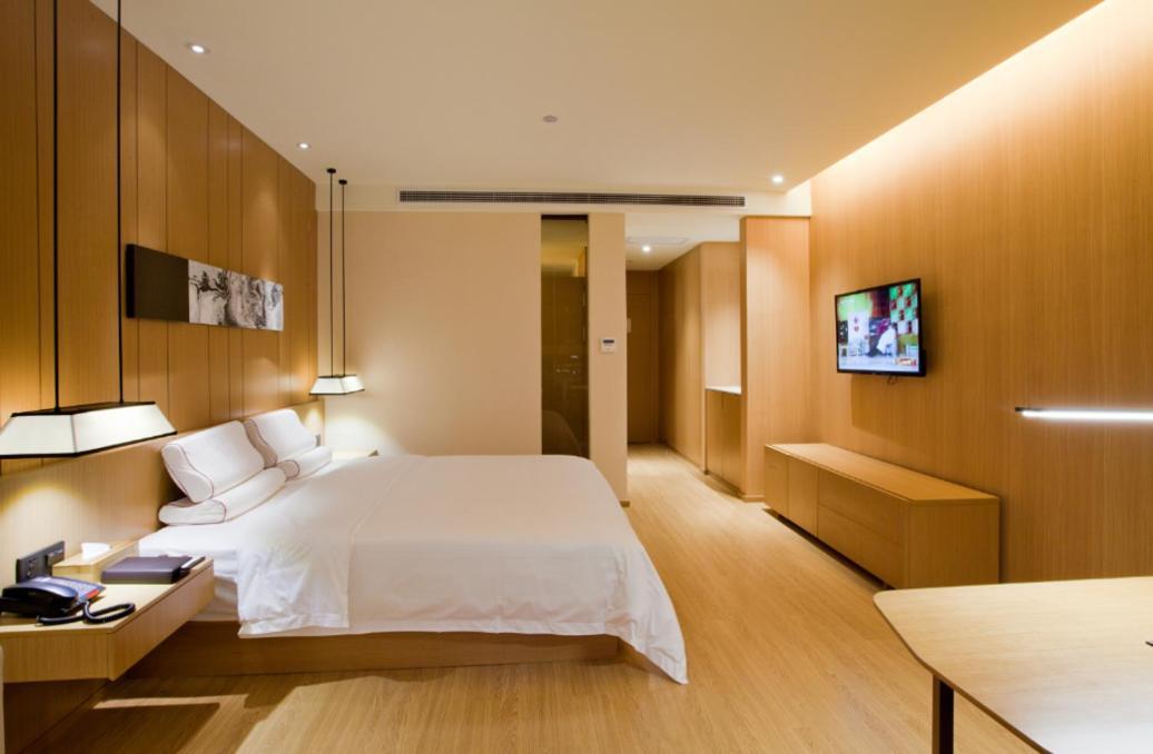 Hotel Starway Shanghai Anting Motor City Hotel 2*